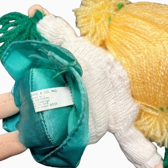 Vintage Russ Berrie Cheerleader Doll Blonde Hair Green White Hanging Plush 7” - Picture 10 of 12